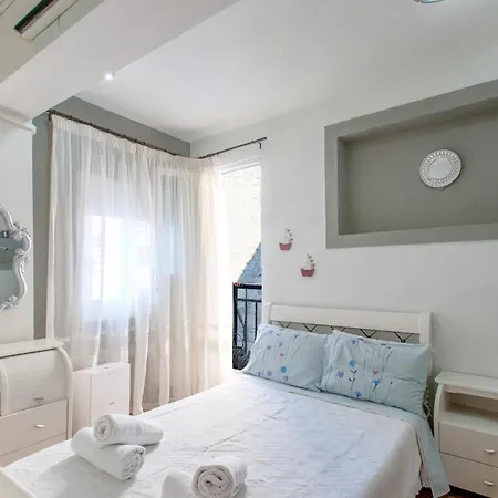 Adrianna's House * Skiathos Town